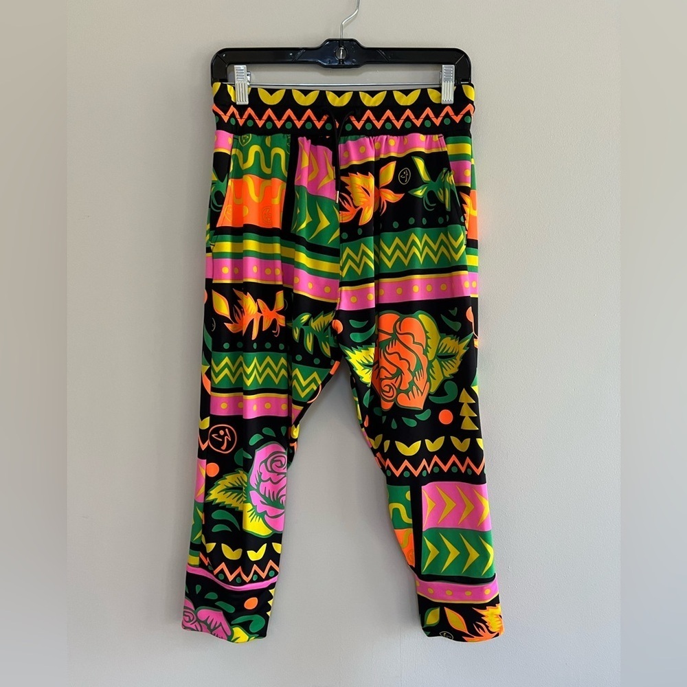 Zumba Dance Tribe Capri Harem Drawstring Colorful Print Dance Pants, Small Spicy - Picture 2 of 12